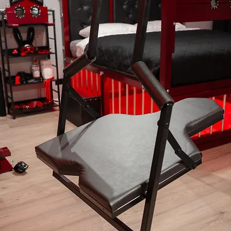 Red X Loft Private Adults Only Bdsm アパート