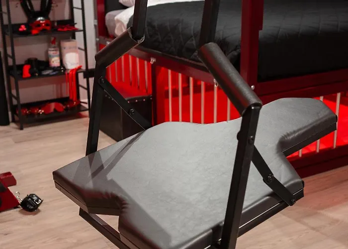 Red X Loft Private Adults Only Bdsm Lägenhet