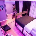 Red X Loft Private Adults Only Bdsm דירה