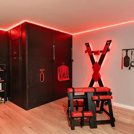 Apartment Red X Loft Private Adults Only Bdsm *