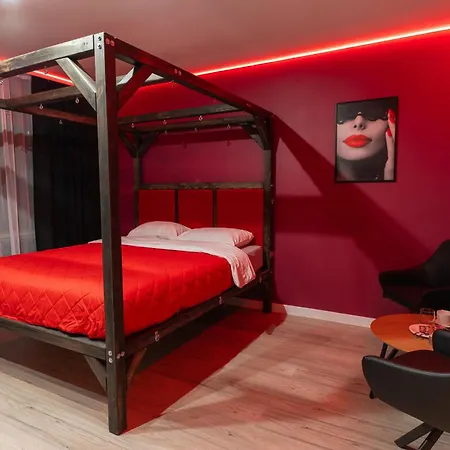 Red X Loft Private Adults Only Bdsm * Vratislav