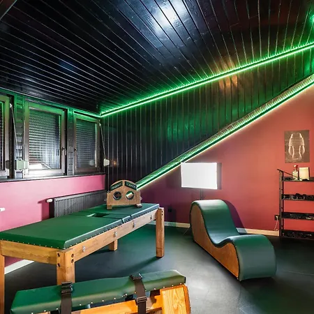 Апартаменты Red X Loft Private Adults Only Bdsm *